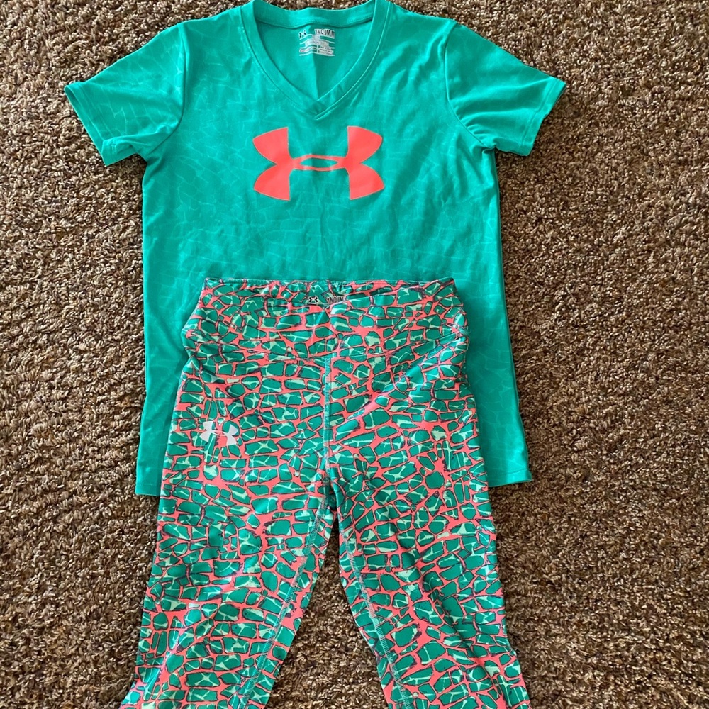 Matching under armour crop and tee